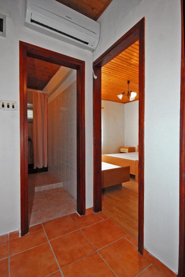 Apartments By The Sea Metajna, Pag - 6351 外观 照片